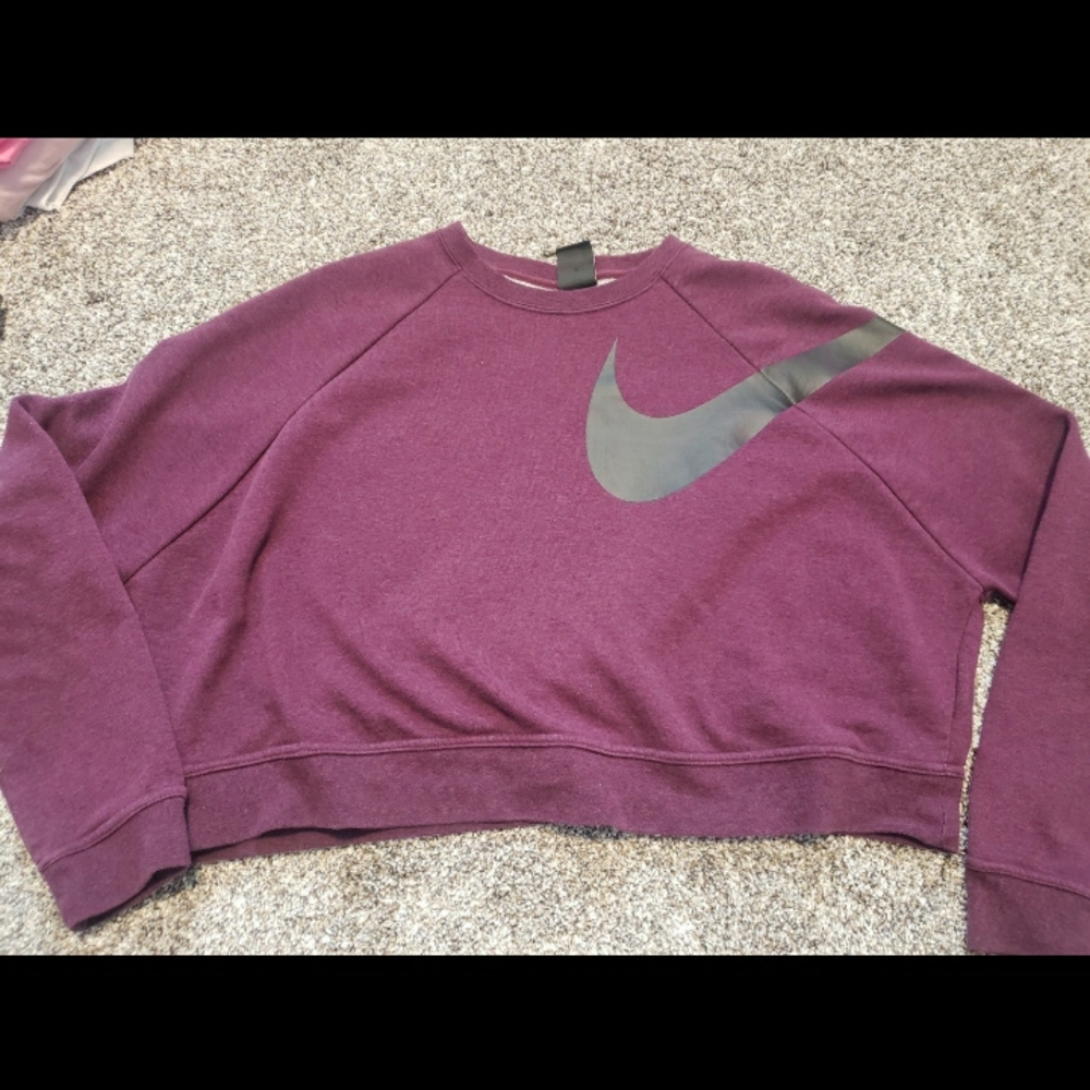 Nike over shoulder swish cropped crew